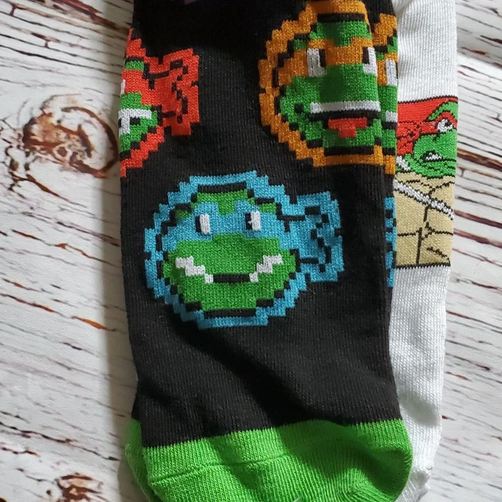 🆕️ TEENAGE MUTANT NINJA TURTLES MEN'S CREW LENGTH SOCKS (2 PAIRS) 💚